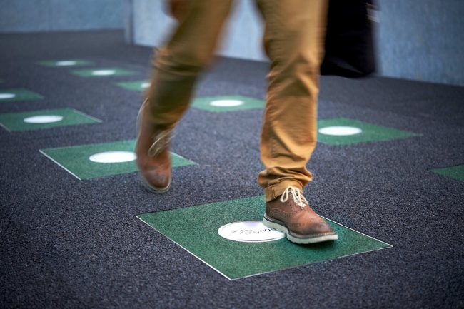 baldosas Pavegen energías renovables energía sostenible piezoelectricidad ciudades verdes ideas llenas de luz Eres Energía